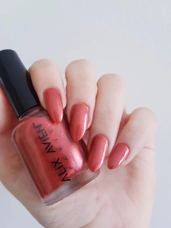 NAIL LACQUER 32