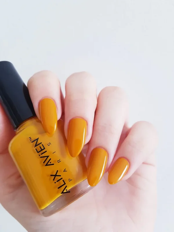 NAIL LACQUER 43