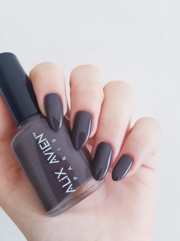 NAIL LACQUER 53
